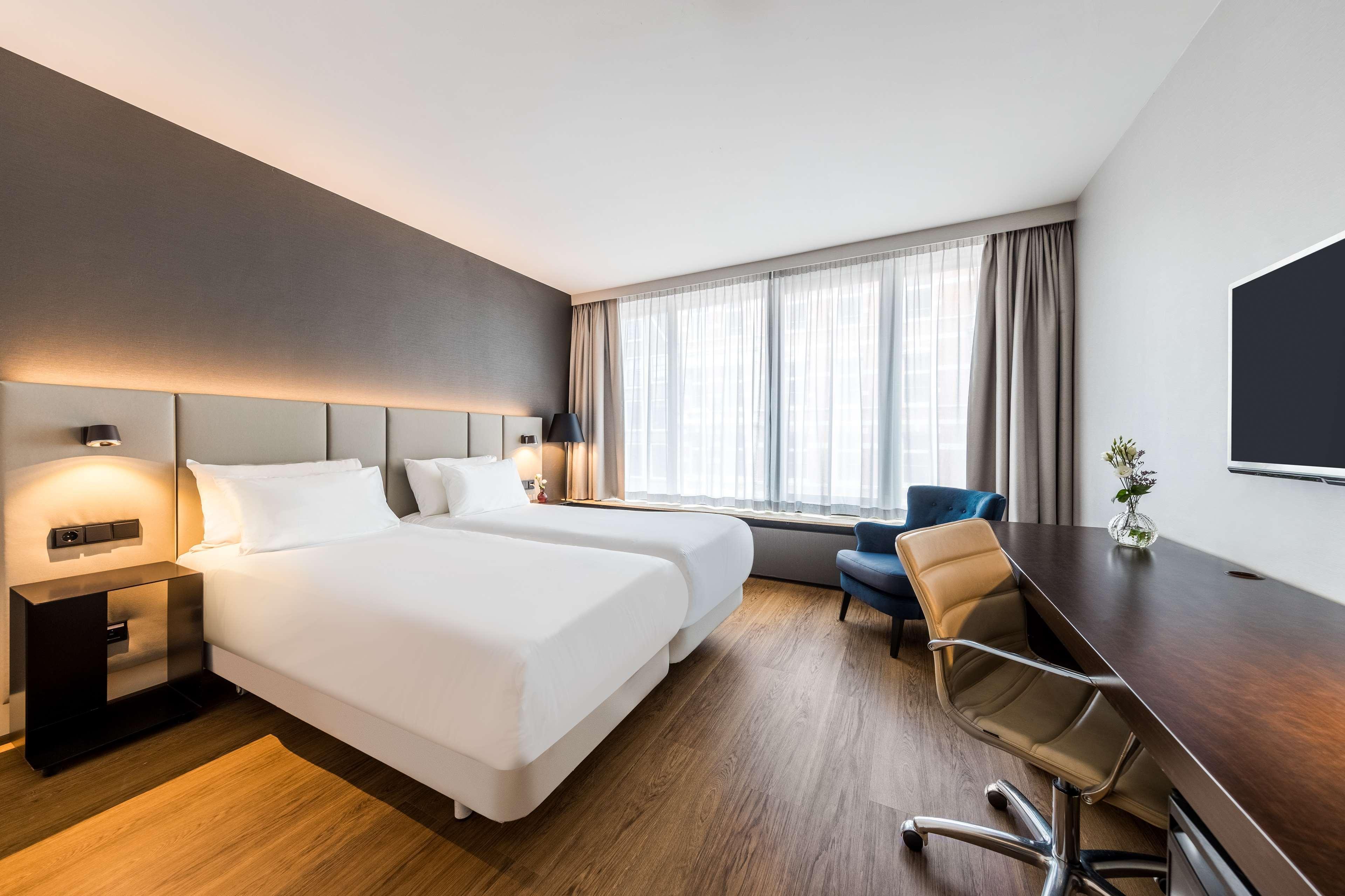 Отель Nh Amsterdam Caransa Экстерьер фото